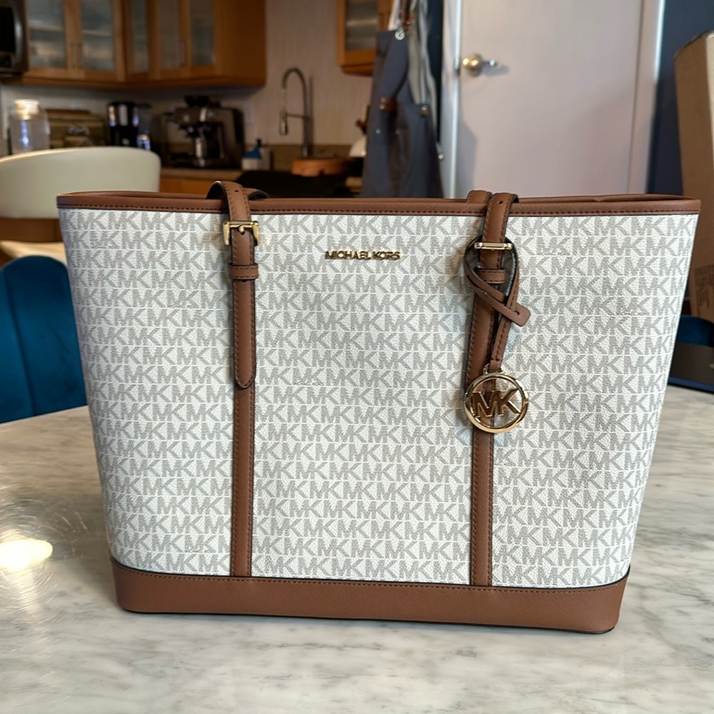 Jet Set Travel Large Logo Tote Bag (NWT)